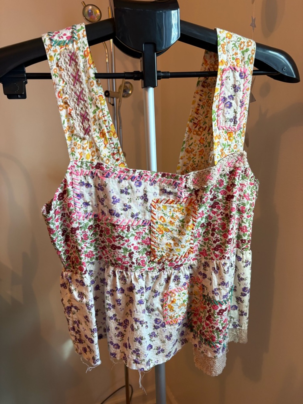 NATURAL LIFE Tricia Embroidered Cotton Floral Meadow Patches Top M Medium